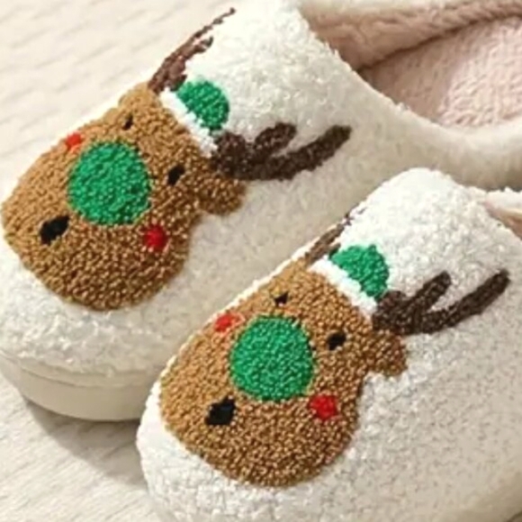 Reindeer Slippers Christmas Sherpa Holiday Indoor Outdoor NEW - Picture 2 of 5